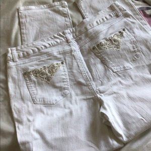 White Jeans Style and co Embroidered Pockets Straight Leg